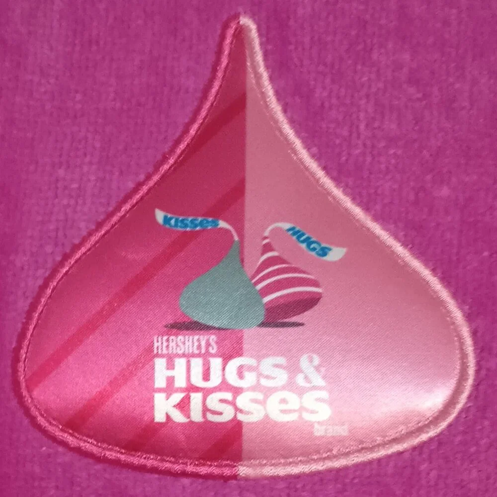 NWT~Hershey's Hugs & Kisses Decorative Magenta Bath Hand Towel 25